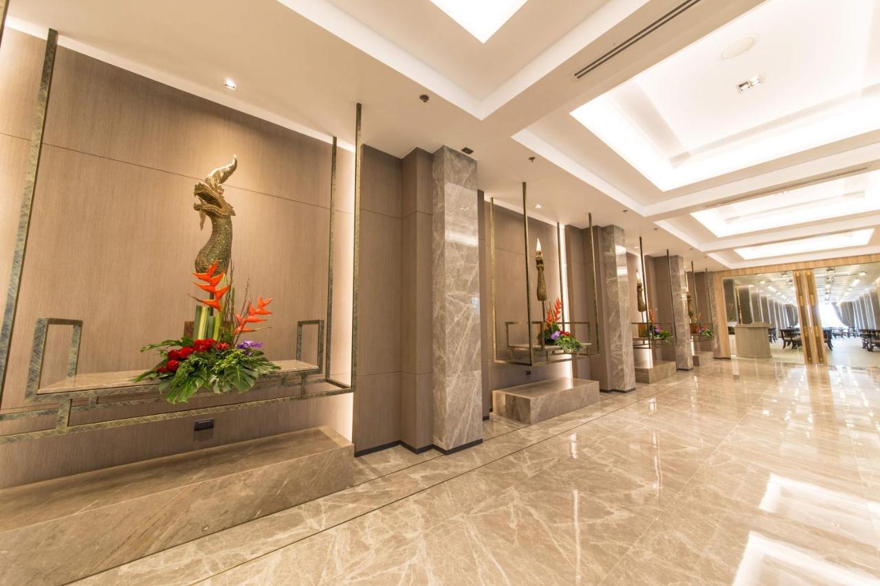 The Heritage Chiang Rai Hotel And Convention Exterior photo The lobby of the hotel